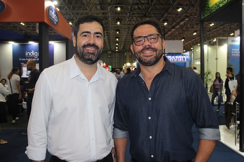 Nobile Hotéis e Resorts: Renato Pezzino, diretor de Vendas da Nobile Hotéis e Resorts e Elizeu Gonçalves, gerente de inteligência de Vendas da rede, durante a 50ª ABAV Expo, no Rio de Janeiro