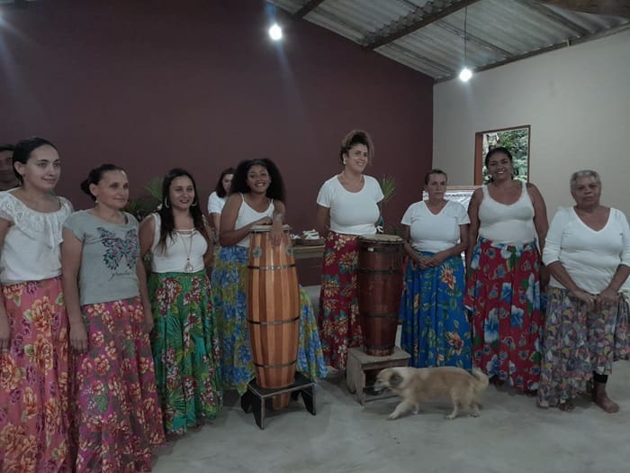 Quilombo de Ubatuba: mulheres em samba de roda do Quilombo