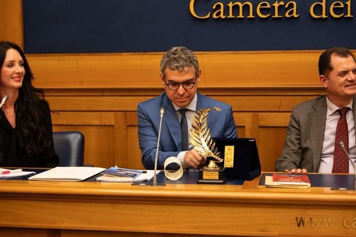 poeta_carlos_cardoso_recebe_premios_em_roma_na_italia Poeta Carlos Cardoso recebe prêmios em Roma, na Itália