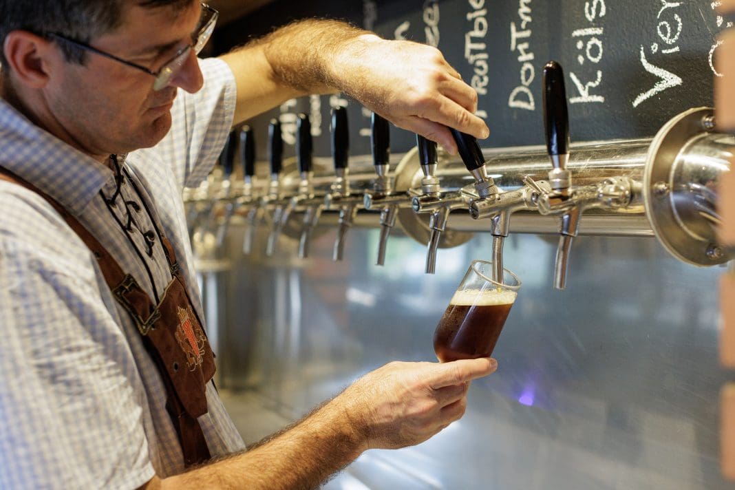 Roteiro com cervejarias: Joinville atrai turistas com visitas e degustações
