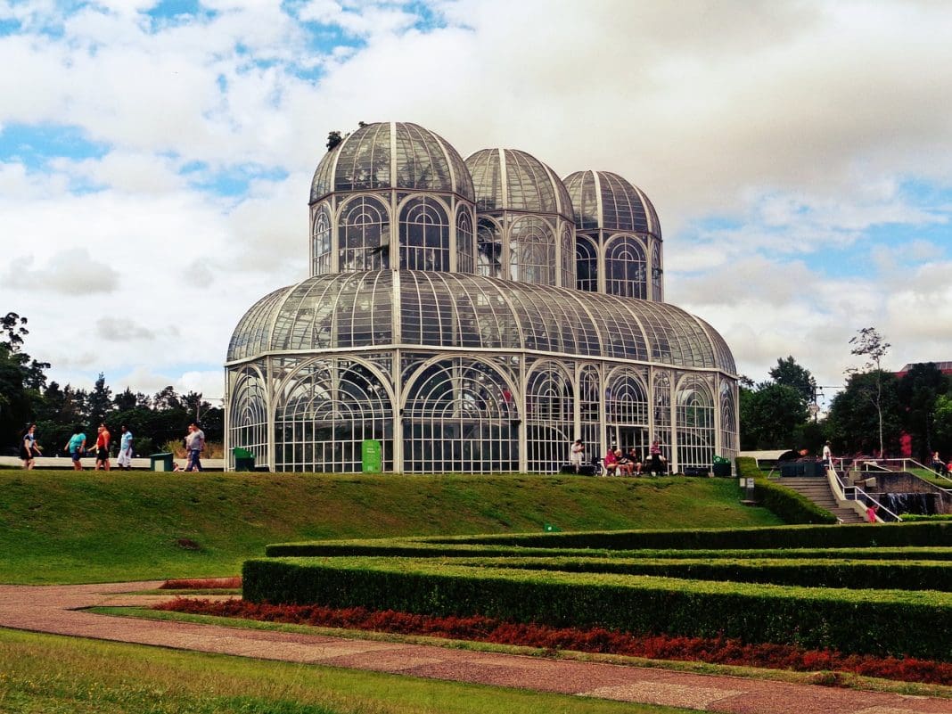 Jardim Botânico, Curitiba (Foto: Pixabay) - Brasil recebeu quase 1 milhão de turistas internacionais em janeiro de 2024