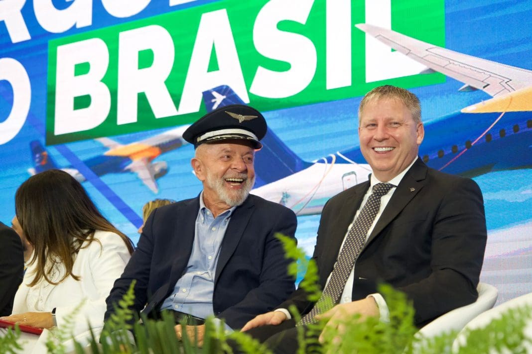 Luiz Inácio Lula da Silva e John Rodgerson, CEO da Azul (Foto: Divulgação / Azul)