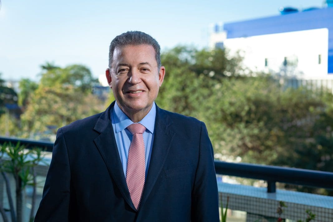 “Continuamos apoiando nossos sindicatos que têm a melhor percepção das carências locais “, afirma Alexandre Sampaio, presidente da FBHA. Turismo
