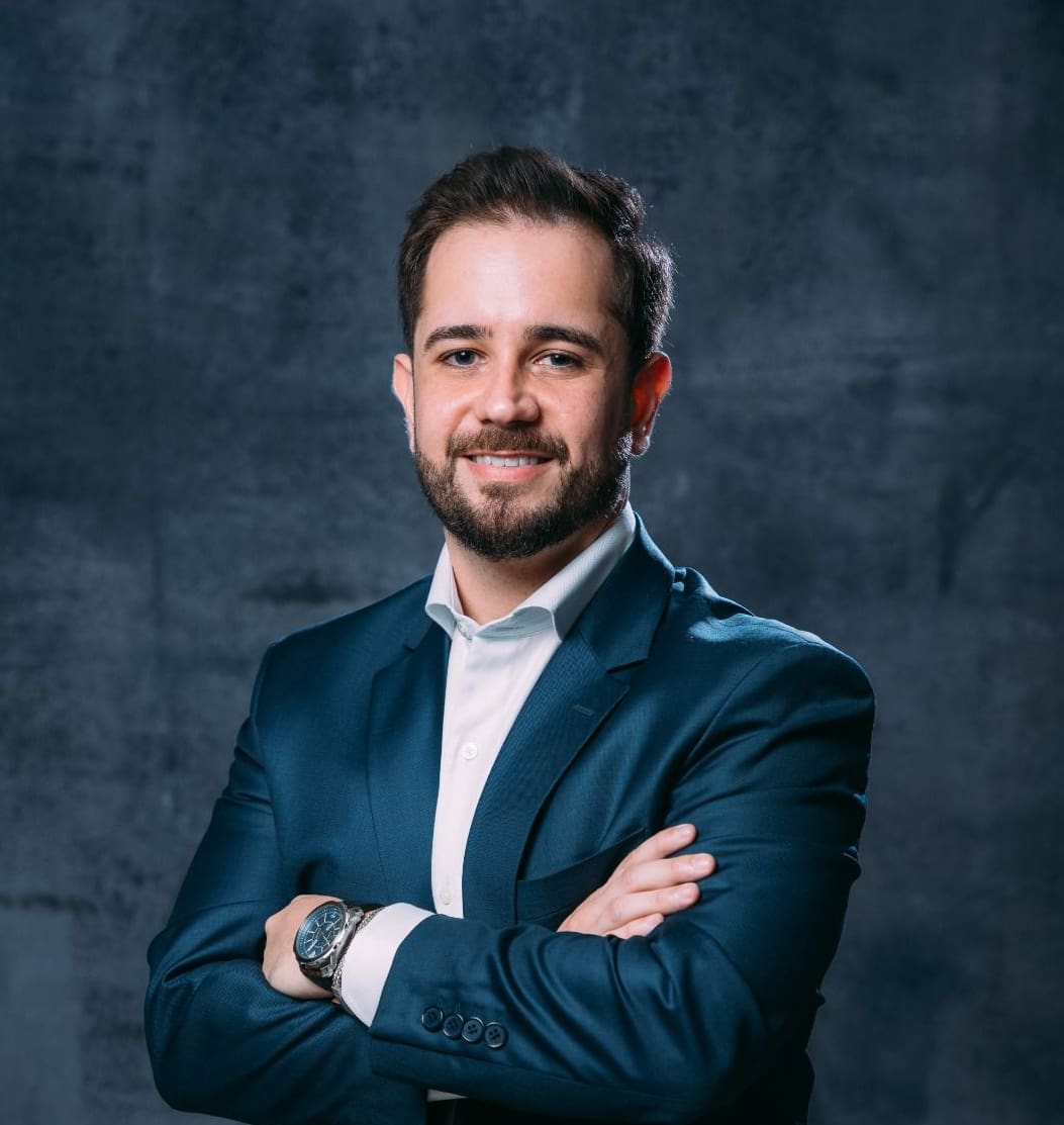 Arthur Veloso, 35 anos, é o novo presidente do SINHORES - baixada santista - Foto: Divulgação