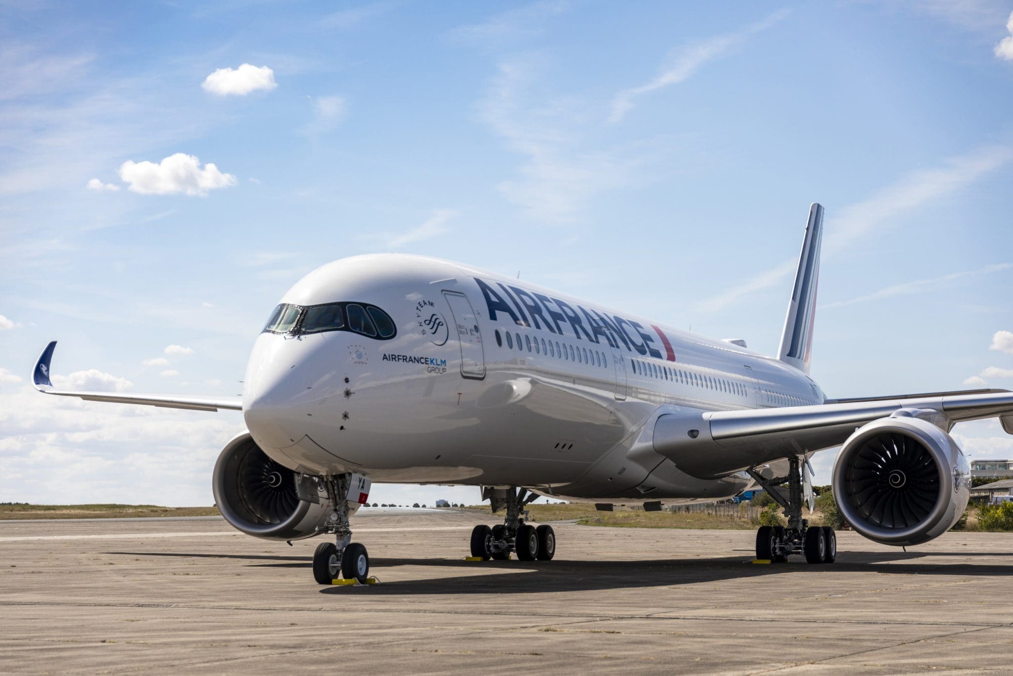 Aeronave possui capacidade para 324 passageiros, em três classes de serviço (Divulgação)