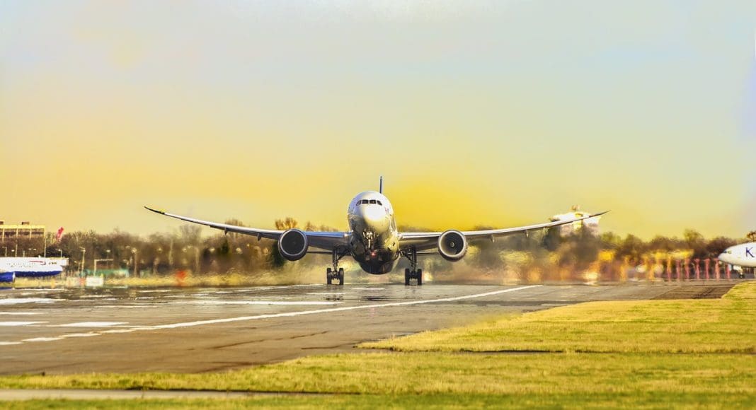 Pessoa morre após ser sugada por turbina de avião - Foto: Pixabay