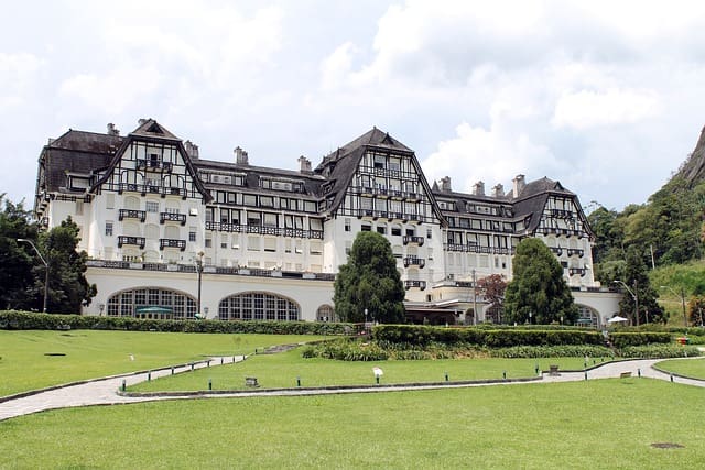 Palácio Quitandinha em Petrópolis no Rio de Janeiro - Foto: Pixabay Palácio Quitandinha em Petrópolis no Rio de Janeiro - passagens - Foto: Pixabay