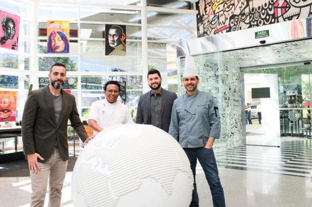 Da esquerda para direita Ronei Borba, Fabiano Borges, Rodrigo Cavalcante e Willian Carvalho, representantes da equipe dos hotéis Pullman Vila Olímpia e Grand Mercure Vila Olímpia Hotéis da Accor apostam em tecnologia para reduzir descarte de resíduos orgânicos - Da esquerda para direita Ronei Borba, Fabiano Borges, Rodrigo Cavalcante e Willian Carvalho, representantes da equipe dos hotéis Pullman Vila Olímpia e Grand Mercure Vila Olímpia