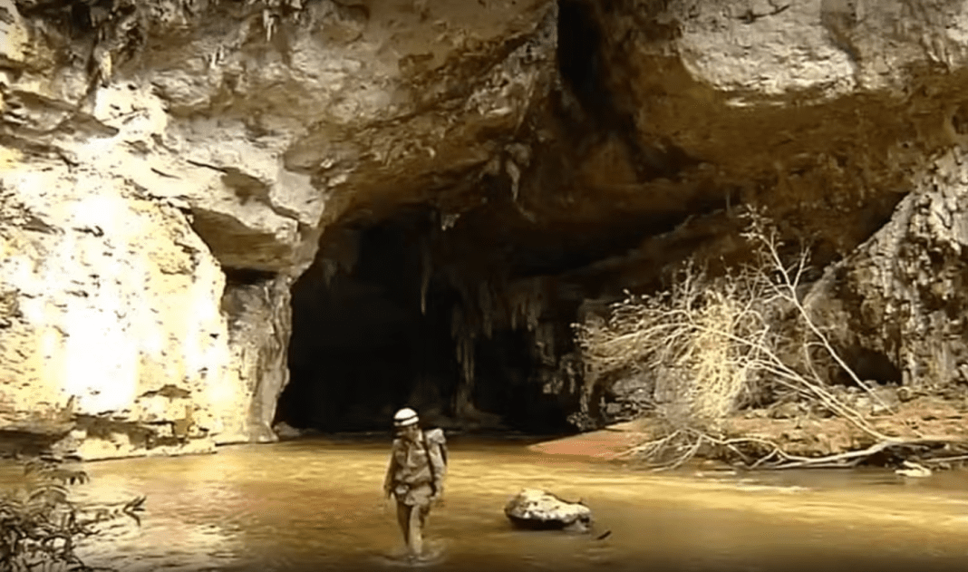 Caverna no Parque Estadual de Terra Ronca onde os turistas desapareceram - Foto: Reprodução/TV Anhanguera