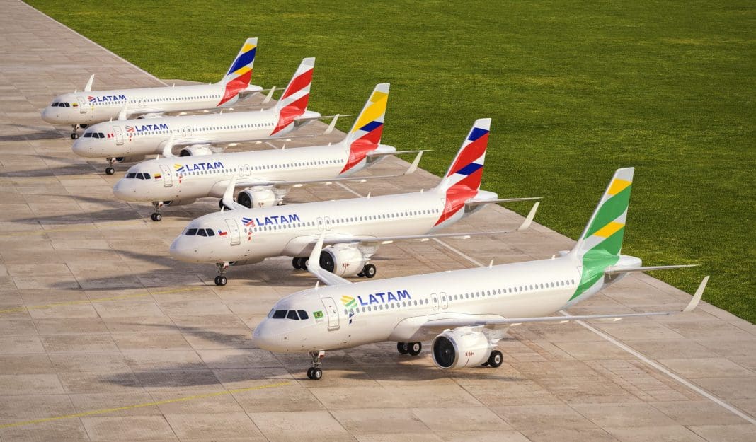 A LATAM ainda irá estender a operação na rota Rio de Janeiro/Galeão-Buenos Aires/Ezeiza até março de 2026. [Foto: Divulgação/LATAM]