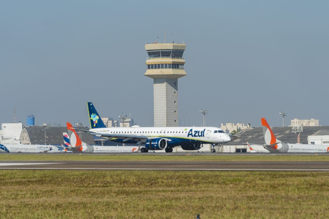Aeronave da Azul no Aeroporto de Congonhas - Foto: Guilherme Mion