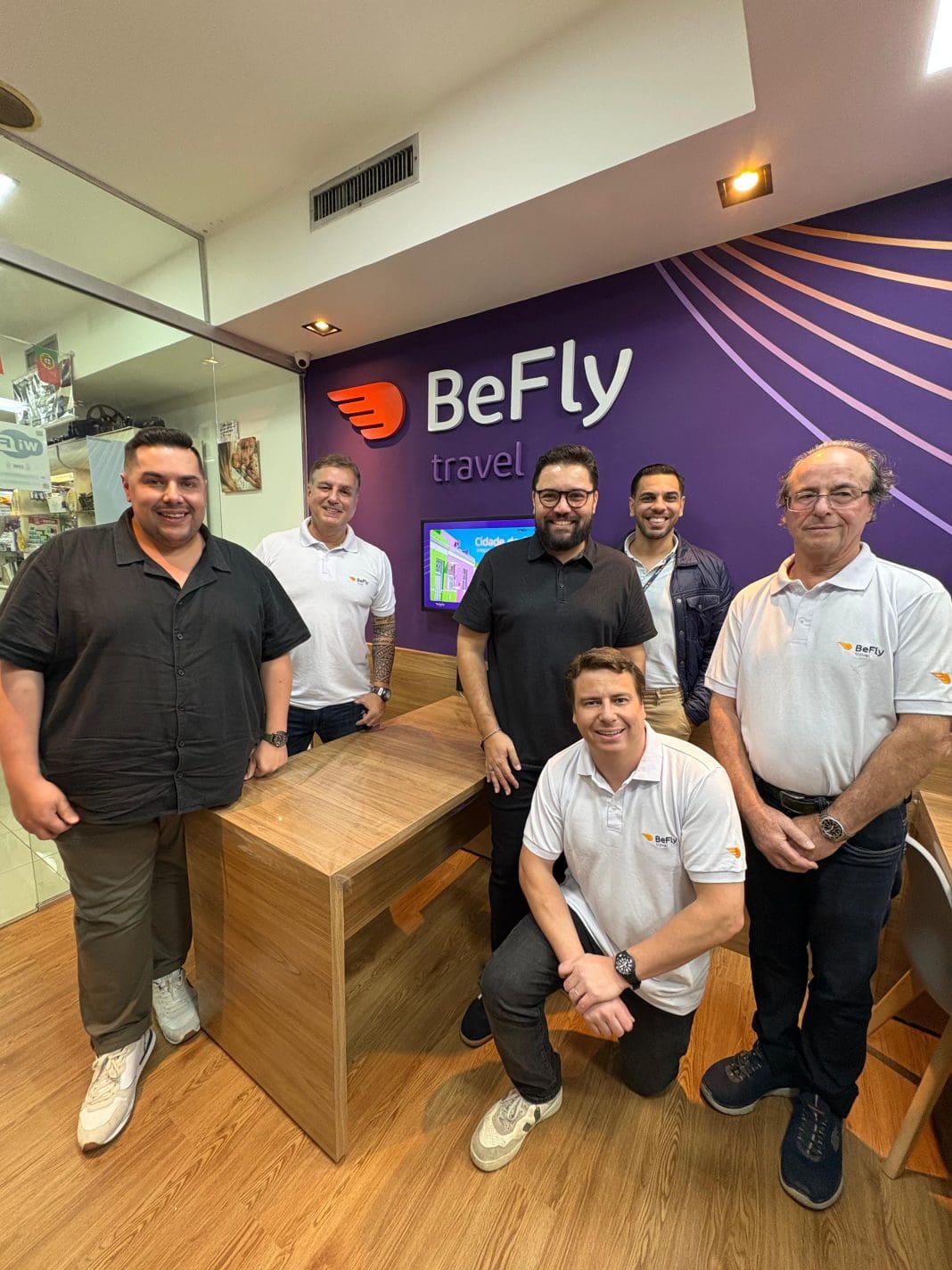Equipe da nova BeFly Travel Leblon pronta para receber os viajantes com atendimento personalizado e soluções completas para lazer e negócios - Foto: divulgação