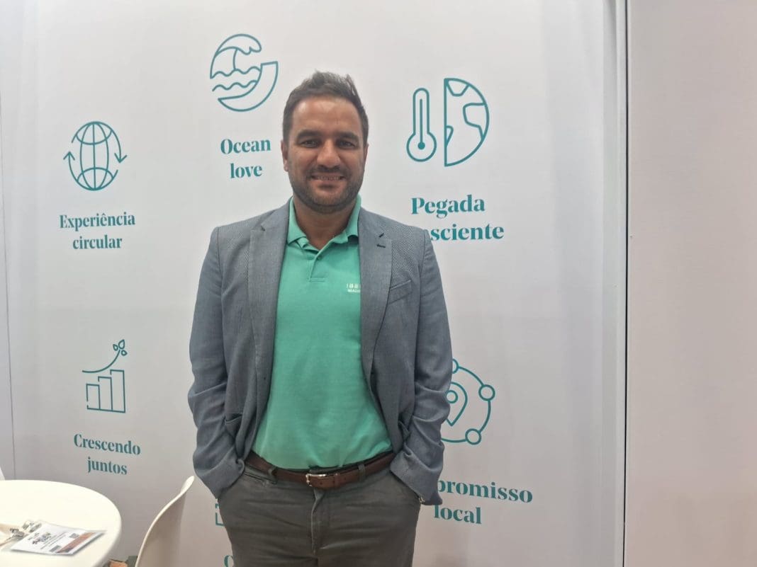 Diretor comercial da Iberostar, João Abegão, fala sobre expansão da rede e sustentabilidade durante a ABAV Expo 2025 - Foto: Cecília Fazzini / Diário do Turismo