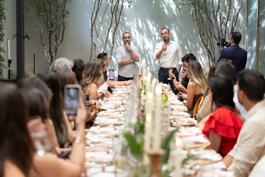 Marcelo Marinho (diretor ICH) e Alexandre Gehlen (CEO ICH) no almoço com influenciadores digitais - Crédito: divulgação