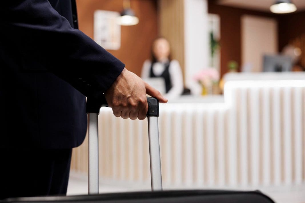 Hotéis da Baixada Santista registram alta procura e expectativa positiva para o feriado prolongado. - Crédito: Freepik