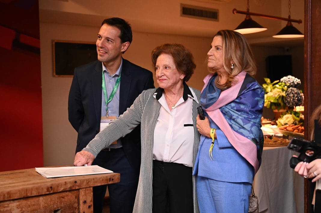 Eduardo Zorzanello, Marta Rossi e Beatriz Gehlen durante o lançamento do Projeto Hortênsias no 37º Festuris, em Gramado (RS) - Foto: Gustavo Mirolli/Festuris