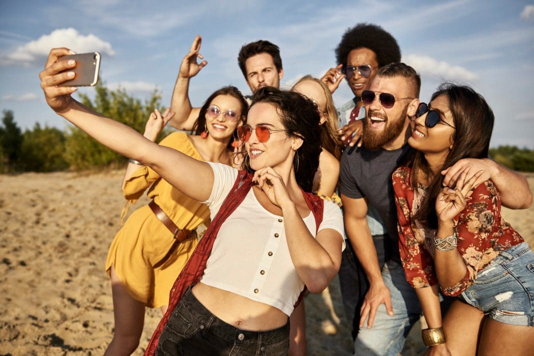 17992 CNC prevê recorde de R$ 218 bilhões no turismo no verão 2025/2026 - Crédito: Freepik