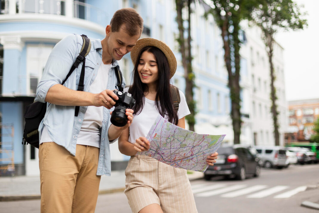 Brasil bate recorde e turistas estrangeiros deixam US$ 7,8 bilhões no país em 2025 - Crédito: Freepik