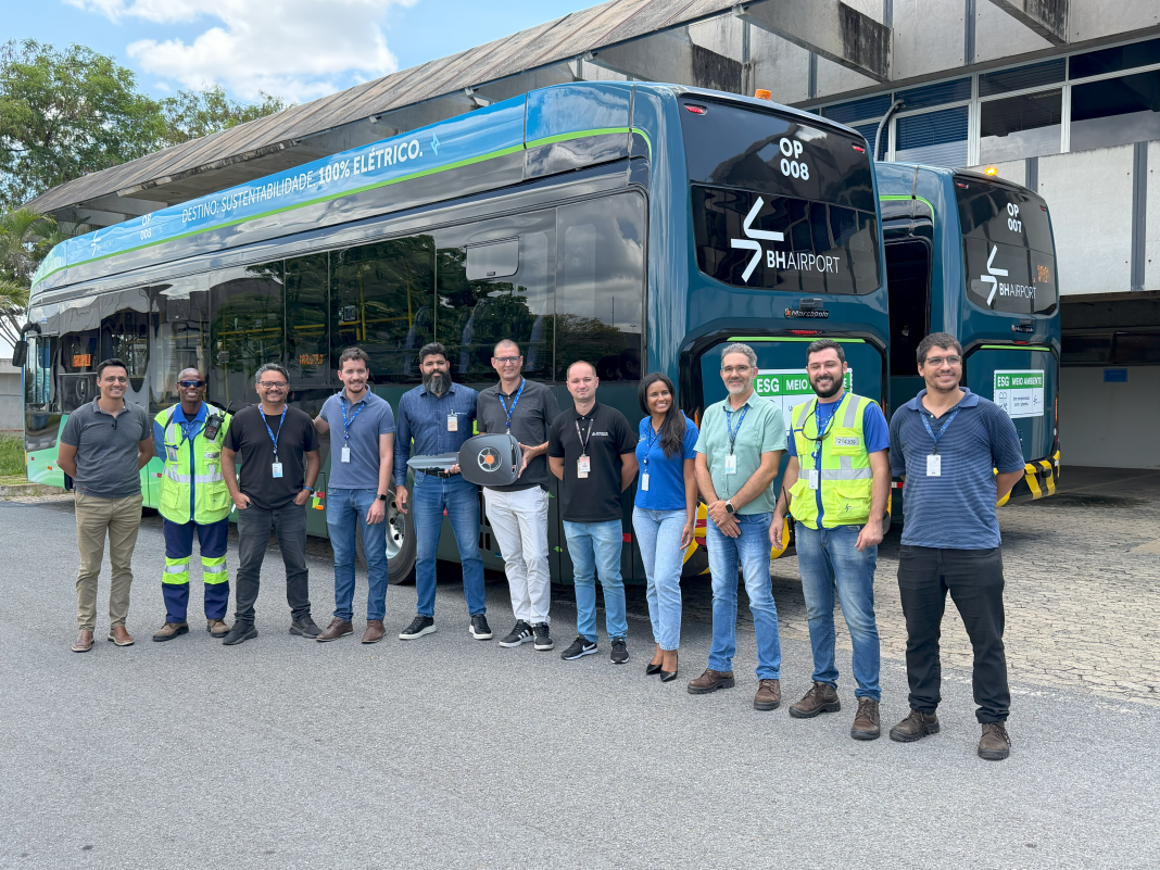 Ônibus elétrico 03 Frota elétrica do BH Airport contribui para a redução das emissões de CO₂ e a modernização da mobilidade interna - Crédito: divulgação