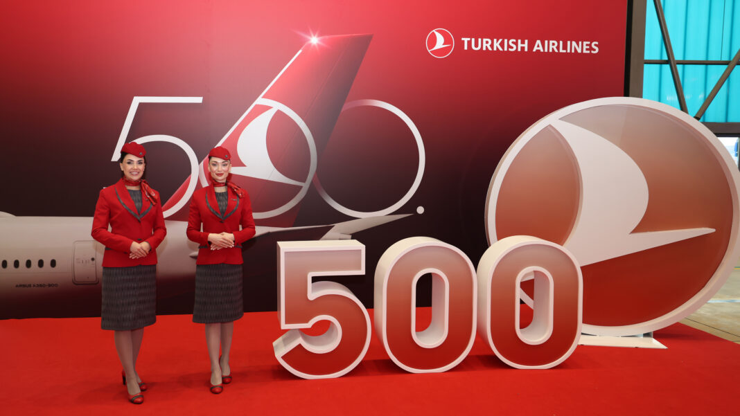 009 A Turkish Airlines apresenta sua 500ª aeronave, batizada de “TK Family”, durante cerimônia especial no Aeroporto de Istambul - Crédito: divulgação