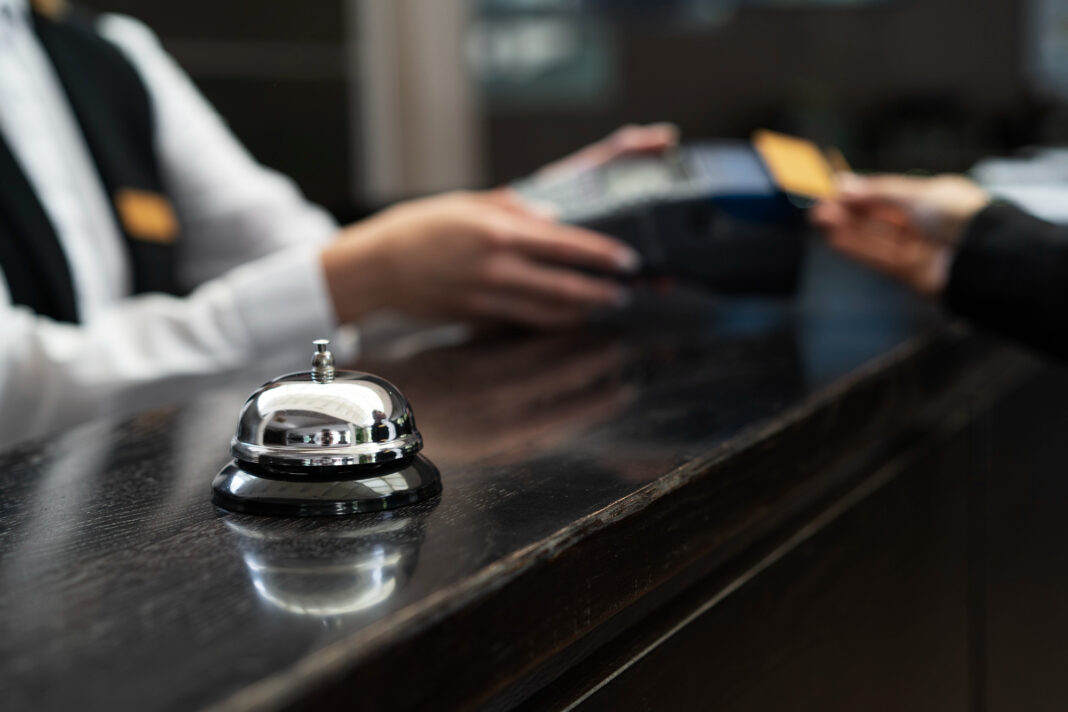 FNRH Digital promete agilizar check-in e reduzir burocracia nos hotéis - Crédito: Freepik - Brasil