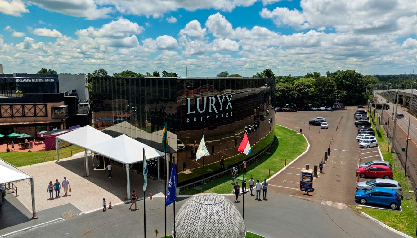 Luryx Duty Free oferece ampla variedade de marcas internacionais em Foz do Iguaçu. Crédito: Divulgação