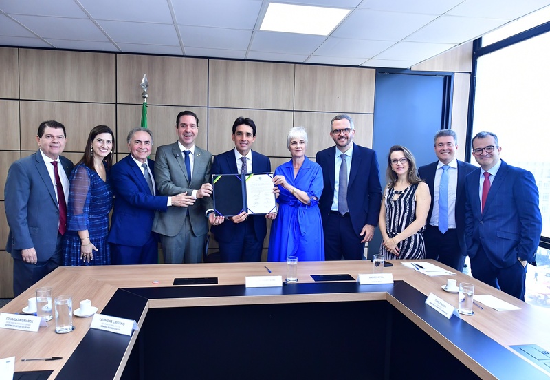 Assinatura Termo Aditivo de inclusão do aeroporto de Jericoacoara/CE em concessão federal. - Foto: Sérgio Francês/MPor