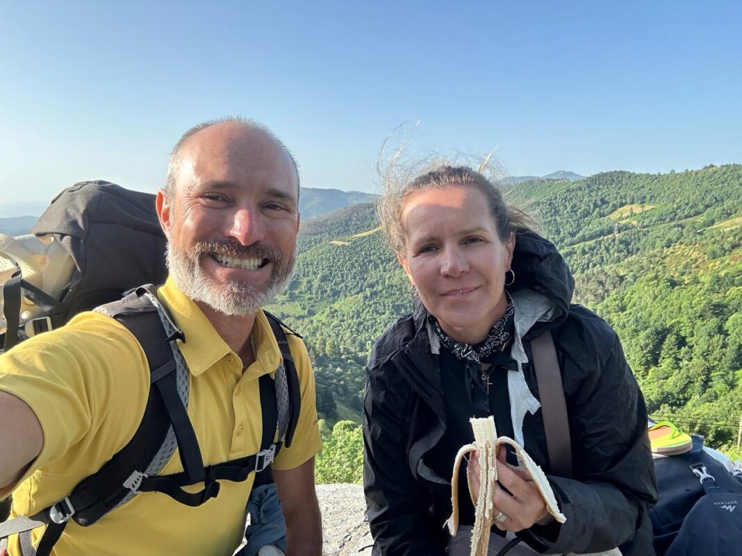 Casal brasileiro percorreu cerca de 770 km durante 31 dias no Caminho de Compostela. Crédito: divulgação Casal brasileiro percorreu cerca de 770 km durante 31 dias no Caminho de Compostela. Crédito: divulgação