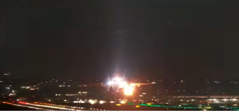 Registro mostra a explosão no motor esquerdo do avião segundos após a decolagem. Crédito: reprodução / Aviação Guarulhos YouTube