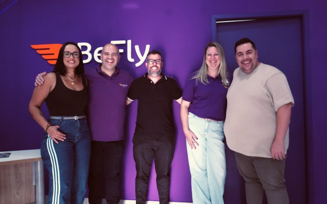 Equipe de franchising da BeFly Travel e franqueados de Atibaia - Crédito: divulgação BeFly Travel