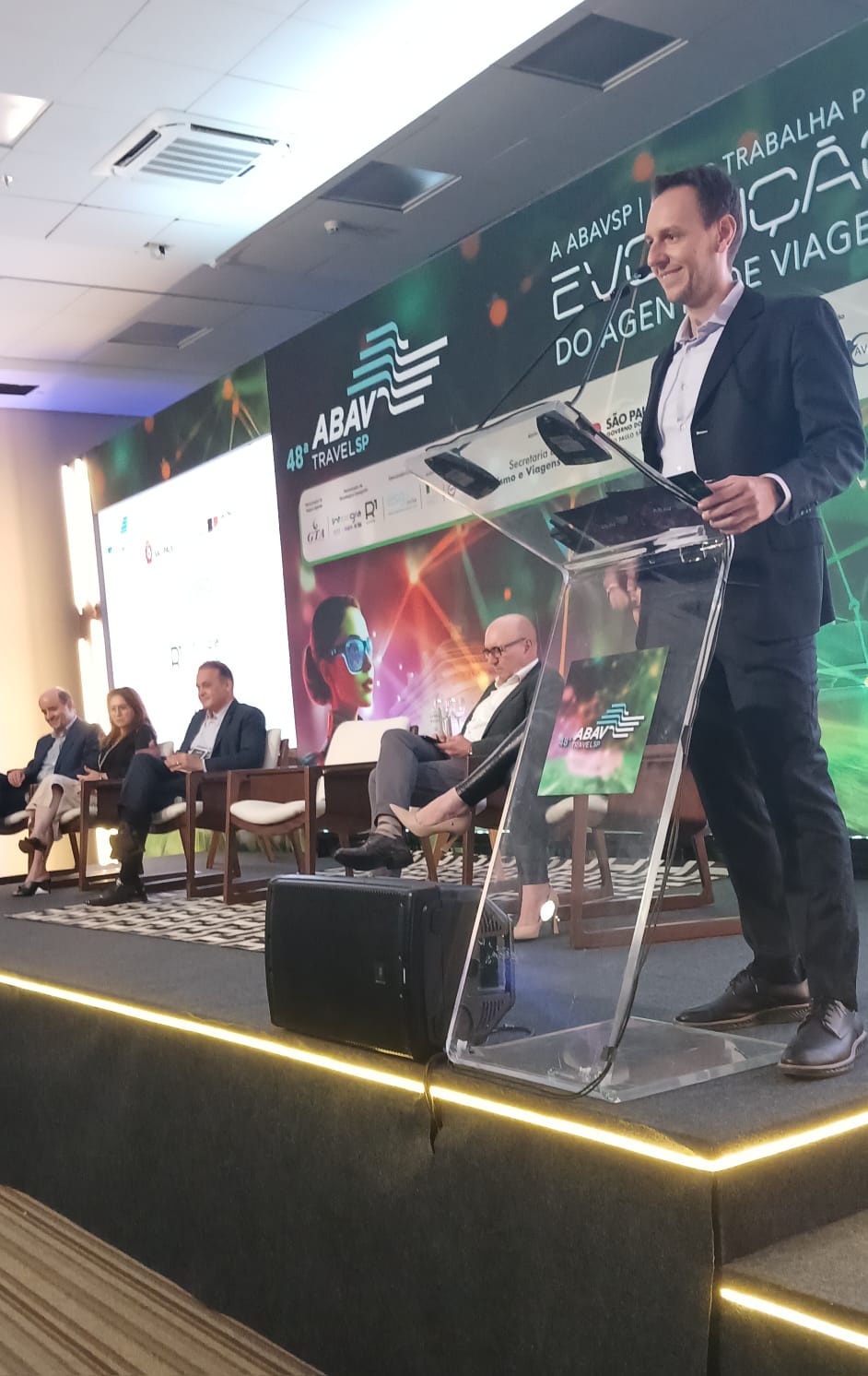 Bruno Waltrick, presidente da Abav-SP/Aviesp, durante a abertura da 48ª Abav TravelSP, em Campinas — Foto: Paulo Atzingen - Diário do Turismo