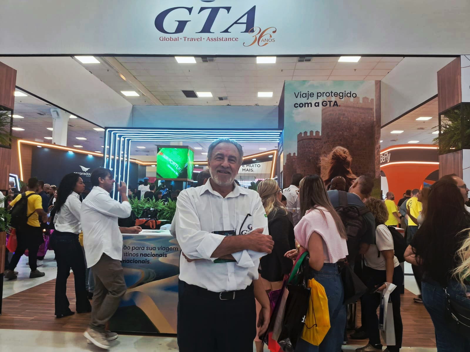 Celso Guelfi, diretor da GTA, apresenta novidades da seguradora durante a Abav TravelSP, em Campinas. - Crédito: DT