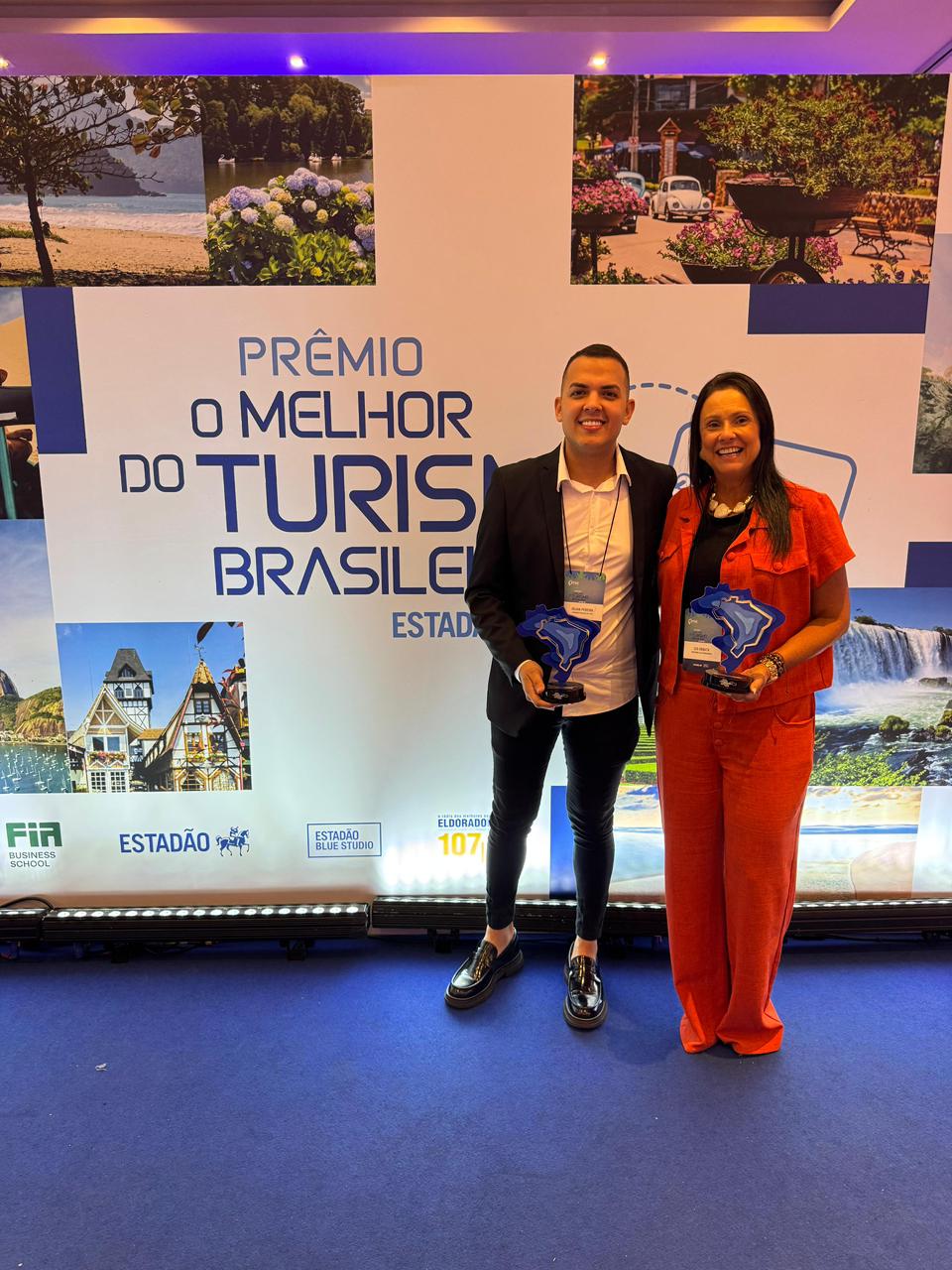 Islian Pereira (Superintendente de Turismo, Cultura e Esportes de Noronha) e Léa Renata (gerente de comunicação do Governo de Pernambuco) - Crédito_ Divulgação