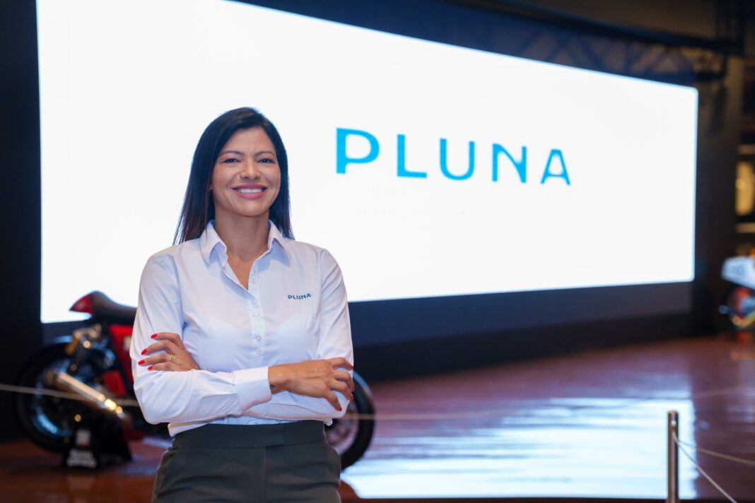 Alessandra Monteiro, diretora técnica da Pluna Corretora de Seguros, durante o lançamento da nova marca da empresa em Brasília. - Crédito: Divulgação Bancorbrás