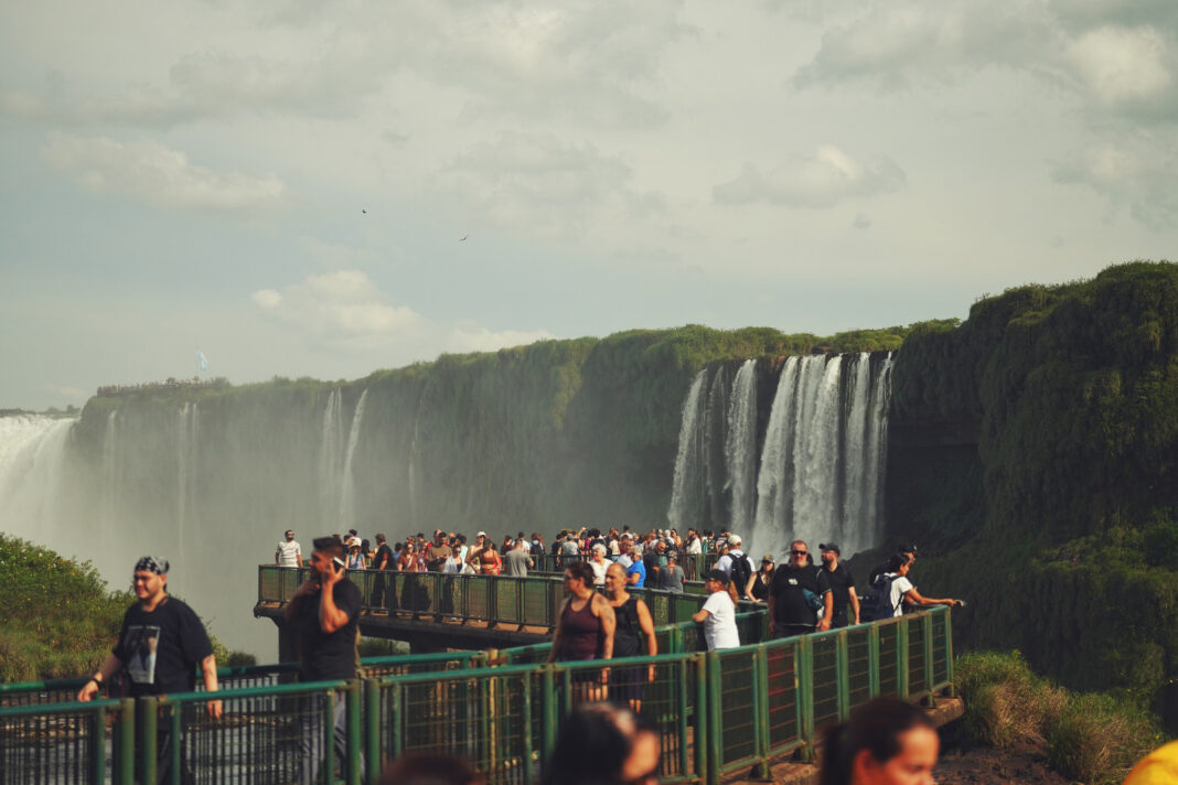 Parque Nacional do Iguaçu amplia horário e prepara programação especial para o feriado de Tiradentes - Crédito: Divulgação Urbia+Cataratas/Eagle Eye Company Parque Nacional do Iguaçu amplia horário e prepara programação especial para o feriado de Tiradentes - Crédito: Divulgação Urbia+Cataratas/Eagle Eye Company