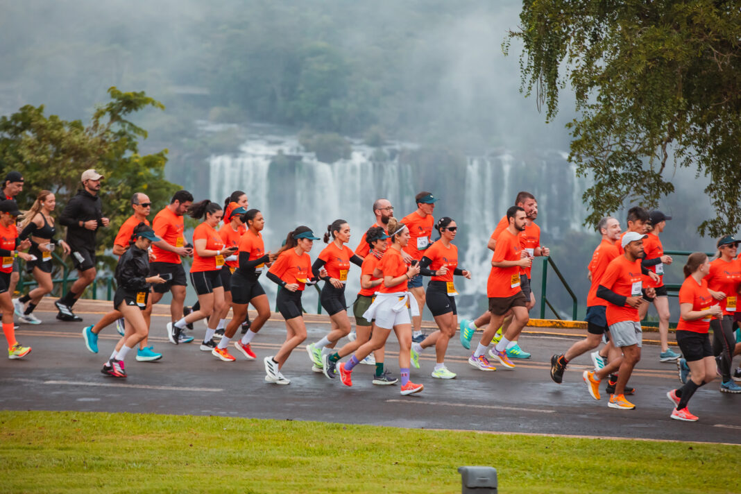 Meia das Cataratas: Parceria entre Global Vita Sports e Urbia Cataratas dobra o tamanho da prova em 2026 e consolida hub de turismo esportivo no Sul - Crédito: divulgação Meia das Cataratas Meia das Cataratas: Parceria entre Global Vita Sports e Urbia Cataratas dobra o tamanho da prova em 2026 e consolida hub de turismo esportivo no Sul - Crédito: divulgação Meia das Cataratas