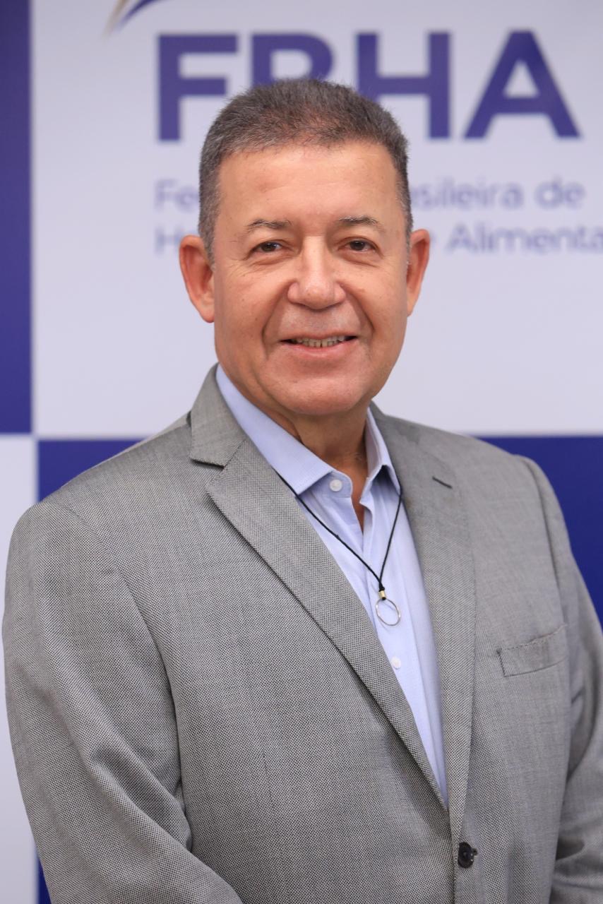 Alexandre Sampaio reconduzido