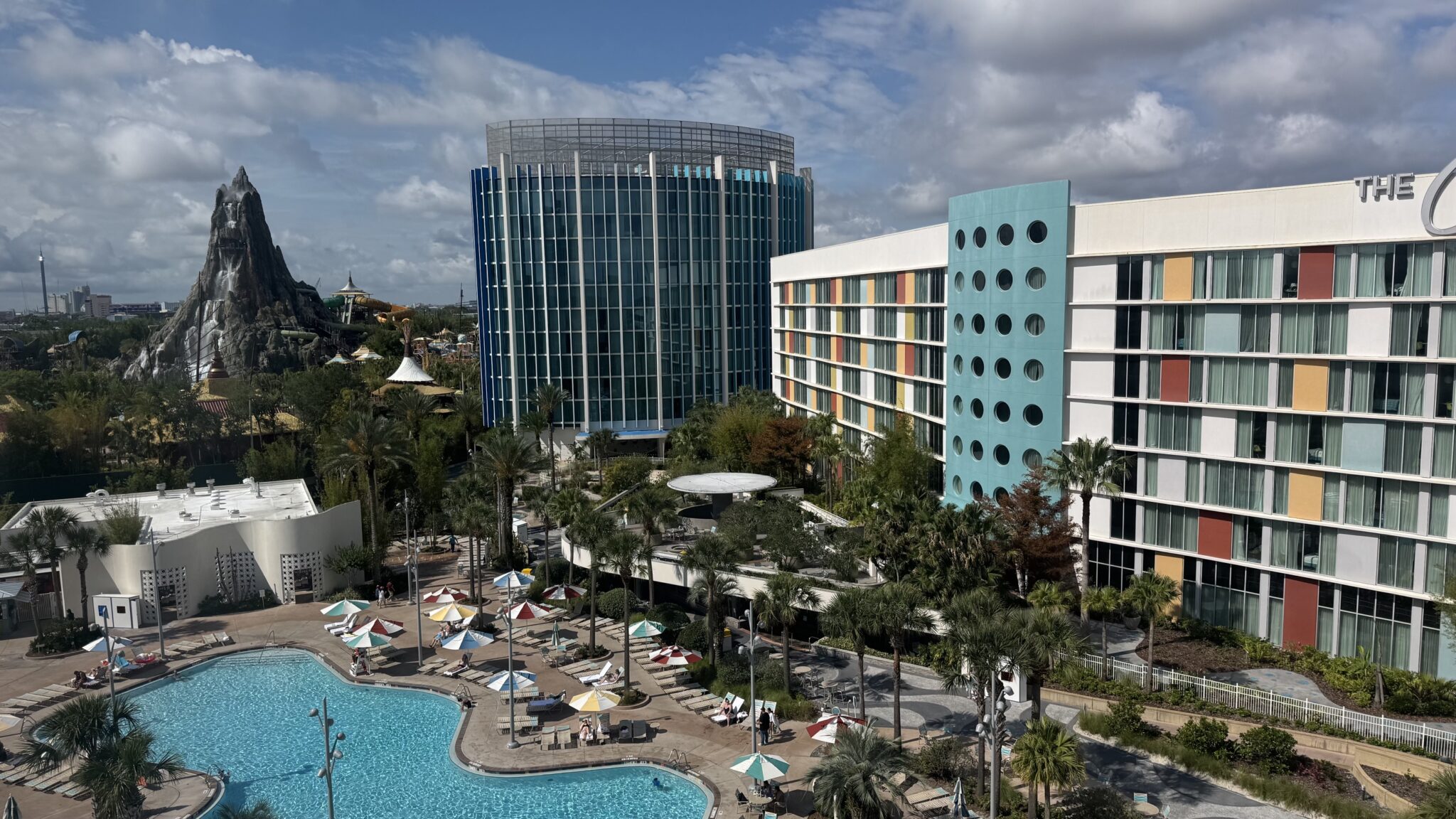 Cabana Bay resort com vista para o Volcano (foto Simone Barros)