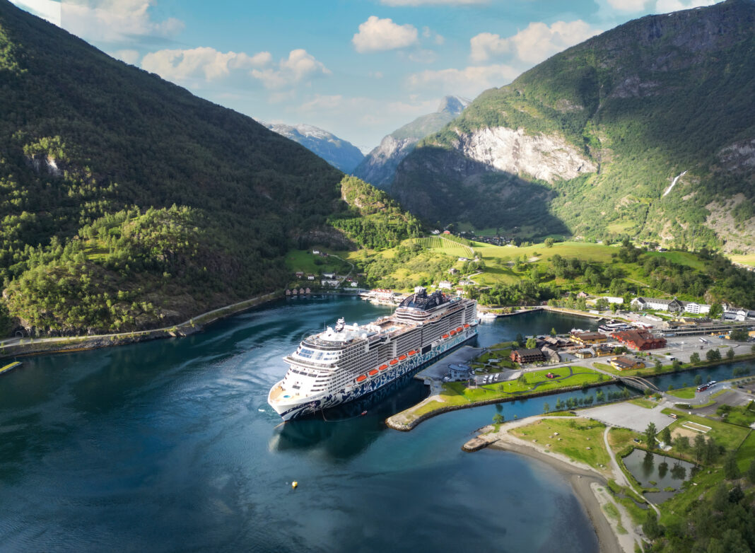 MSC Euribia no Porto de Flåm, Noruega - Crédito: divulgação