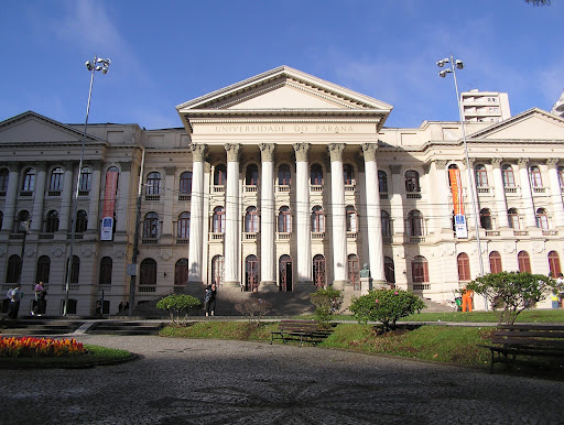 Prédio Histórico da UFPR, um dos símbolos de Curitiba. Instituição abriu inscrições para o processo seletivo do Mestrado em Turismo. - Crédito: Arquivo UFPR
