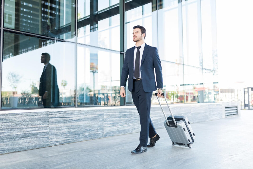 Modelo extended stay impulsiona nova fase das viagens de negócios no México - Crédito: Freepik / Magnific