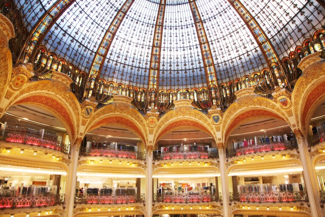 A Galeries Lafayette Paris Haussmann figura entre os destinos de compras mais procurados por turistas brasileiros em Paris. - Crédito: Divulgação